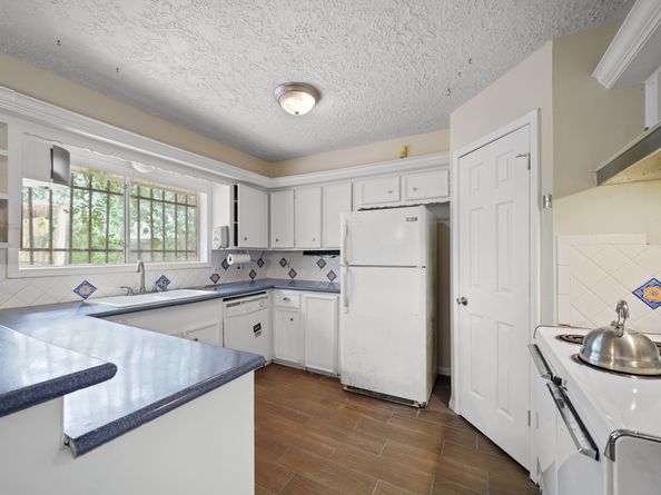 7802 Santa Elena Street, Houston TX 77061