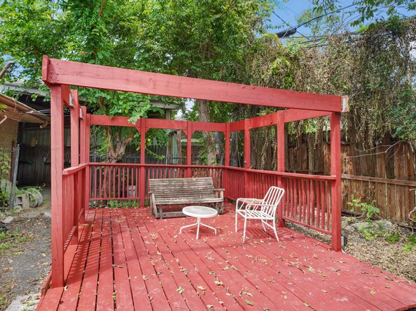 7802 Santa Elena Street, Houston TX 77061