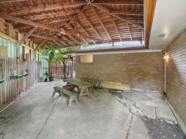 7802 Santa Elena Street, Houston TX 77061