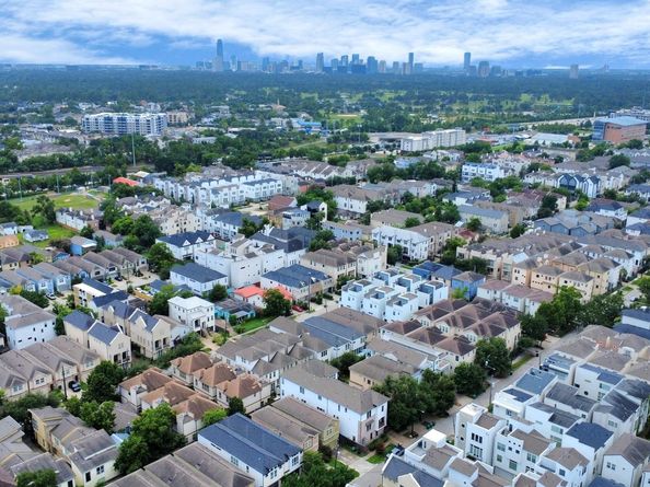 5617 Kiam Street A, Houston TX 77007