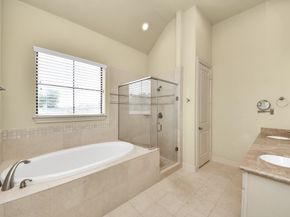 5617 Kiam Street A, Houston TX 77007