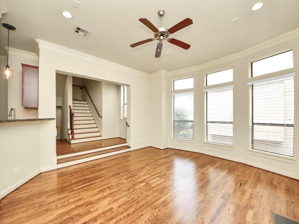 5617 Kiam Street A, Houston TX 77007