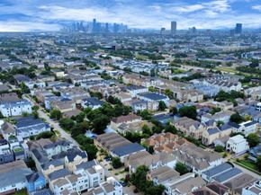 5617 Kiam Street A, Houston TX 77007