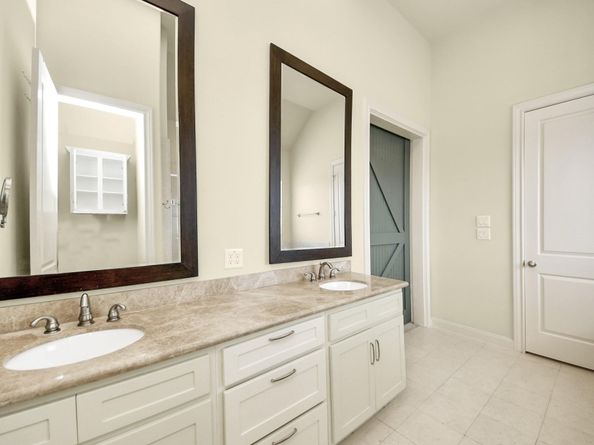 5617 Kiam Street A, Houston TX 77007