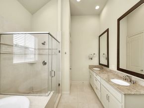 5617 Kiam Street A, Houston TX 77007