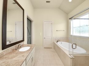 5617 Kiam Street A, Houston TX 77007