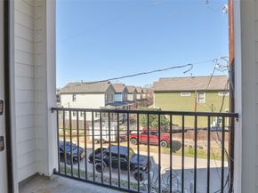 1018 W 15th 1/2 Street B, Houston TX 77008