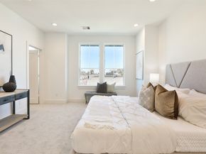 1018 W 15th 1/2 Street B, Houston TX 77008