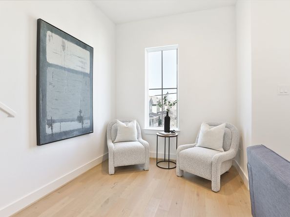 1018 W 15th 1/2 Street B, Houston TX 77008