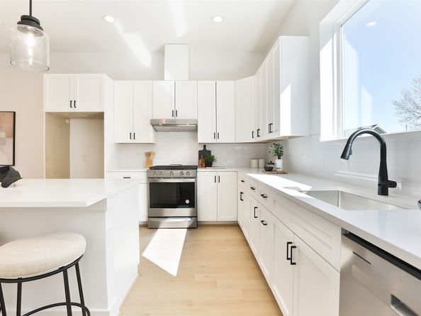 1018 W 15th 1/2 Street B, Houston TX 77008