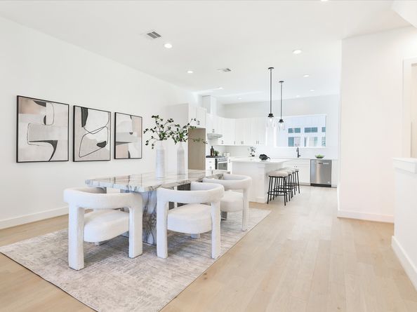 1018 W 15th 1/2 Street B, Houston TX 77008