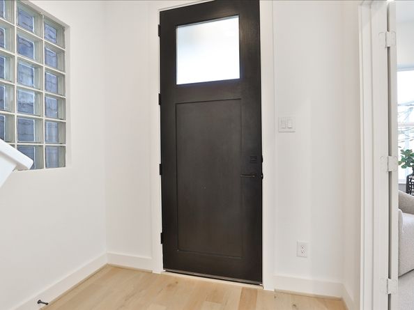 1018 W 15th 1/2 Street B, Houston TX 77008