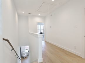 1018 W 15th 1/2 Street B, Houston TX 77008