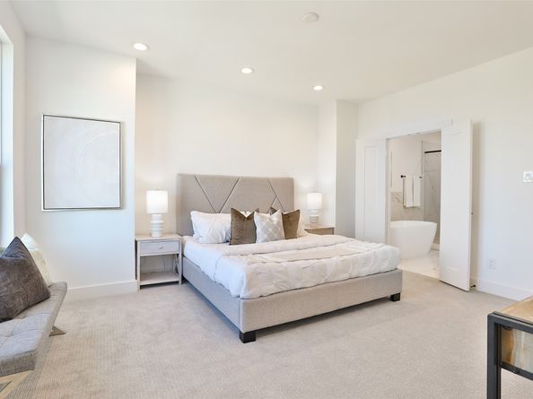 1018 W 15th 1/2 Street B, Houston TX 77008