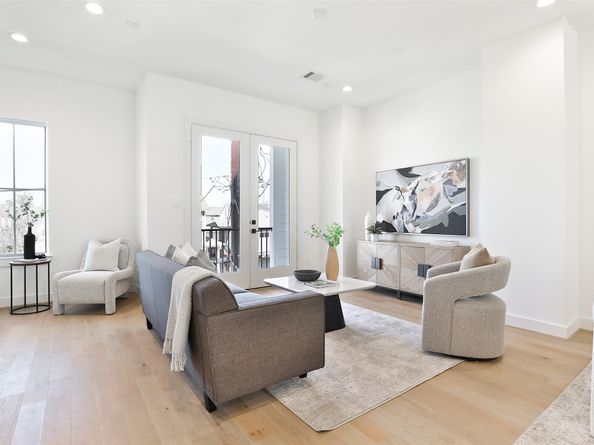 1018 W 15th 1/2 Street B, Houston TX 77008