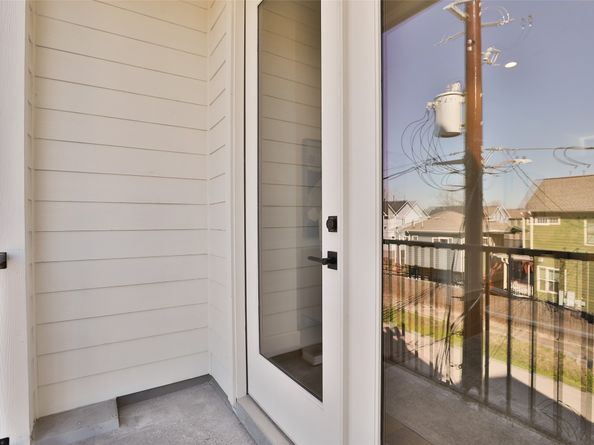 1018 W 15th 1/2 Street B, Houston TX 77008