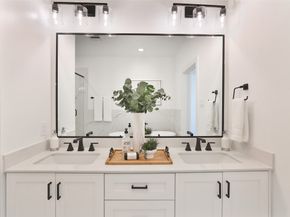 1018 W 15th 1/2 Street B, Houston TX 77008