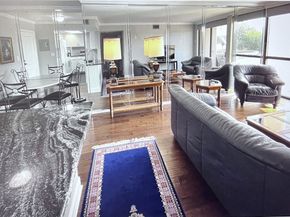 3525 Sage Road 402, Houston TX 77056