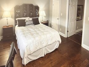 3525 Sage Road 402, Houston TX 77056