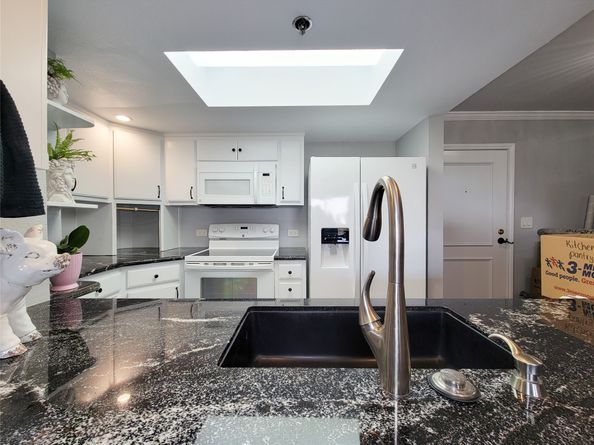 3525 Sage Road 402, Houston TX 77056