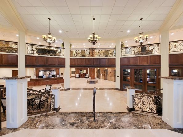 3525 Sage Road 402, Houston TX 77056