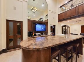 3525 Sage Road 402, Houston TX 77056