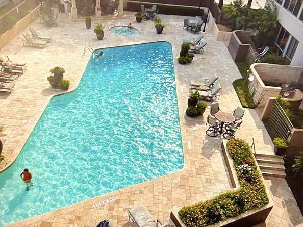 3525 Sage Road 402, Houston TX 77056