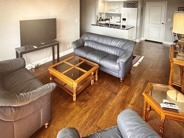 3525 Sage Road 402, Houston TX 77056