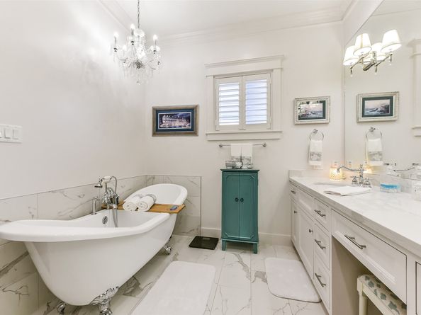 1202 Walton Street, Houston TX 77009