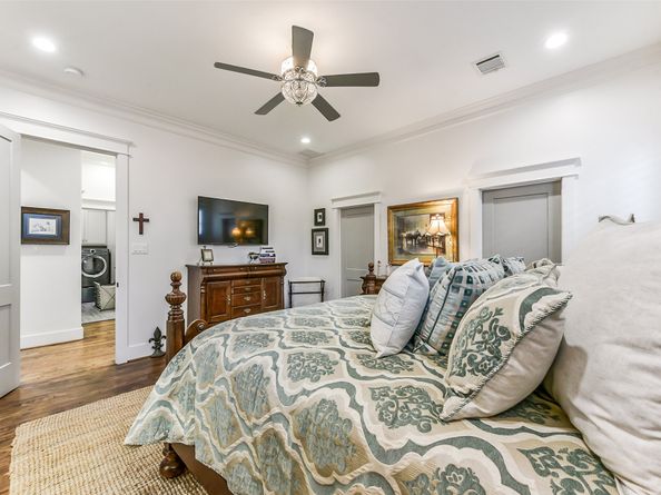 1202 Walton Street, Houston TX 77009