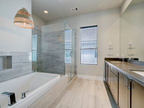 5622 Kiam Street F, Houston TX 77007