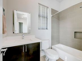 5622 Kiam Street F, Houston TX 77007