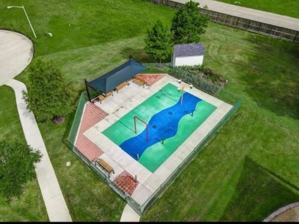 21445 Kings Guild Lane, Kingwood TX 77339