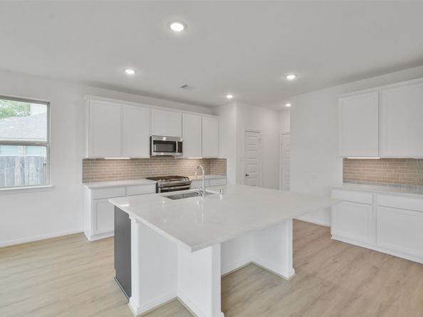 21445 Kings Guild Lane, Kingwood TX 77339