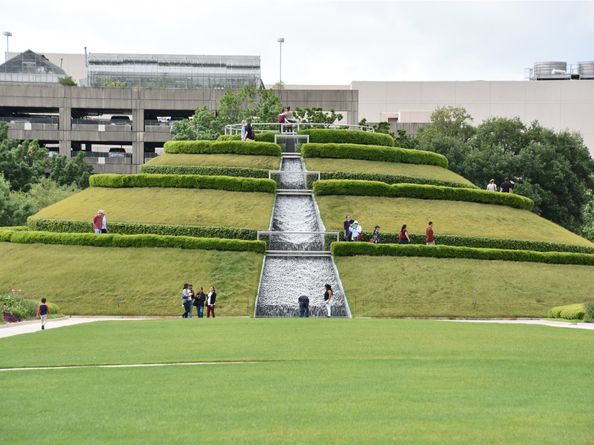 412 Neyland Street E, Houston TX 77022