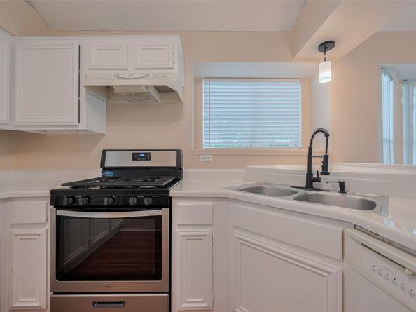 15827 Beechnut Street, Houston TX 77083