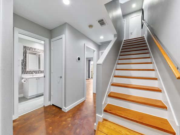 2614 Chenevert Street, Houston TX 77004