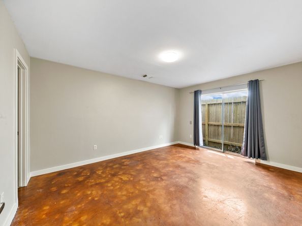 2614 Chenevert Street, Houston TX 77004