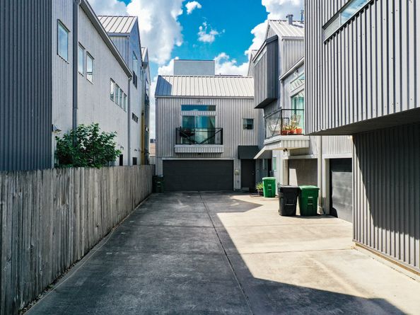 2614 Chenevert Street, Houston TX 77004