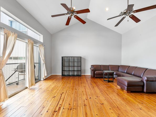 2614 Chenevert Street, Houston TX 77004