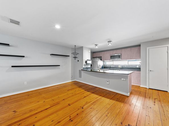 2614 Chenevert Street, Houston TX 77004