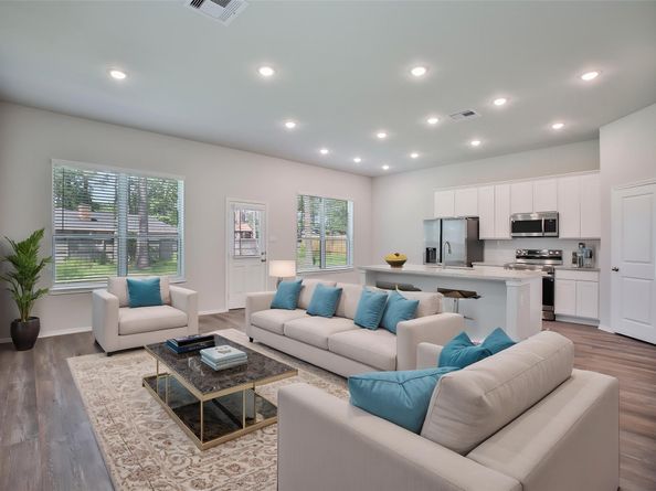 1410 Glenoaks Drive, Conroe TX 77385