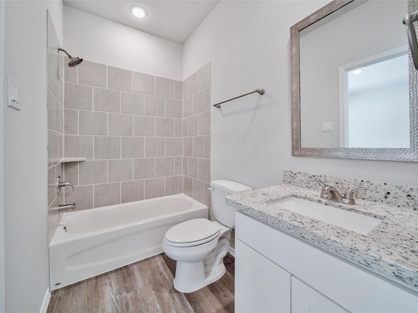 1410 Glenoaks Drive, Conroe TX 77385