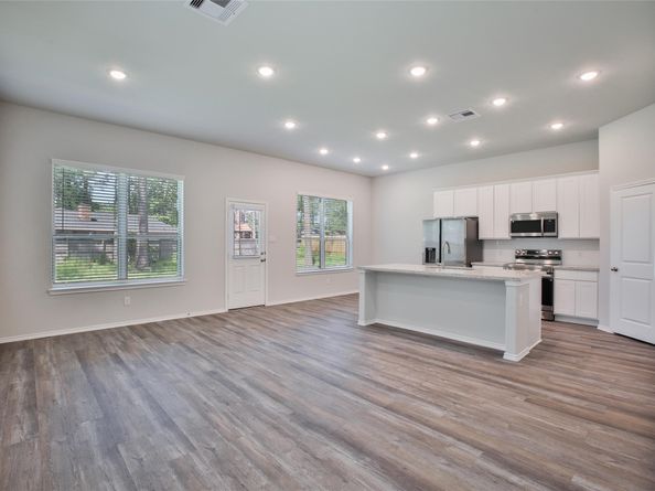 1410 Glenoaks Drive, Conroe TX 77385