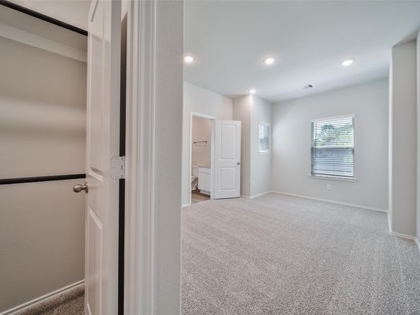 1410 Glenoaks Drive, Conroe TX 77385