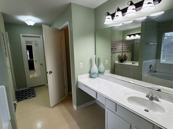 16102 Flatridge Court, Houston TX 77083