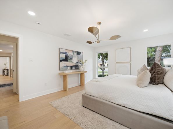 6155 Ella Lee Lane, Houston TX 77057