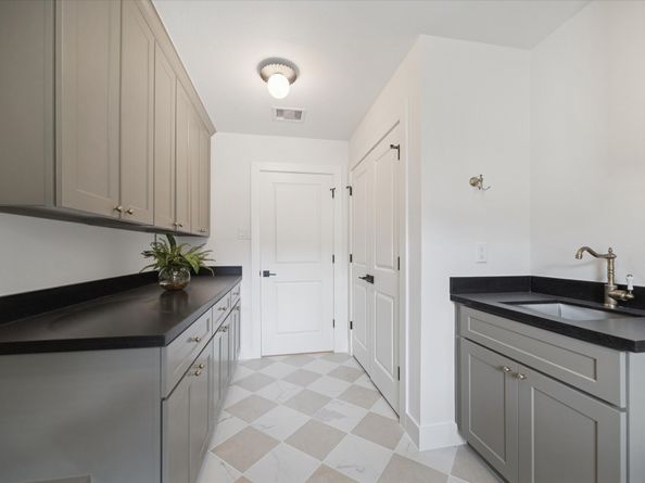 6155 Ella Lee Lane, Houston TX 77057