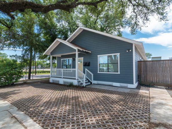 4734 Bell Street, Houston TX 77023