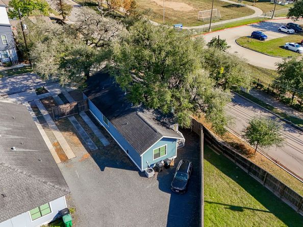 4734 Bell Street, Houston TX 77023